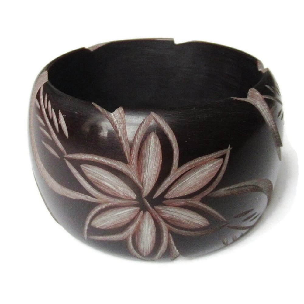 Brown Carved Bangle Chunky Floral Flower & Leaf Design Lucite Plastic Cuff - Picture 4 of 5
